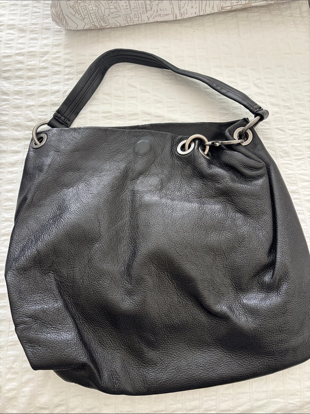 Vera Wang Black Leather Shoulder Bag - Classic Women's Tote